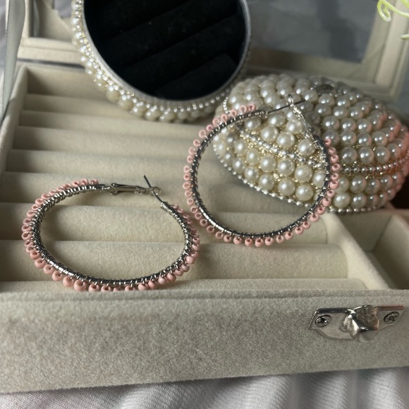 H&M Gorgeous Statement Earrings limited collection from NEW YORK - Picture 4 of 6